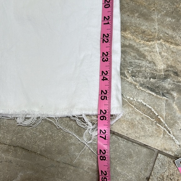 Good American White jeans. Size 6 /28 - Picture 6 of 12